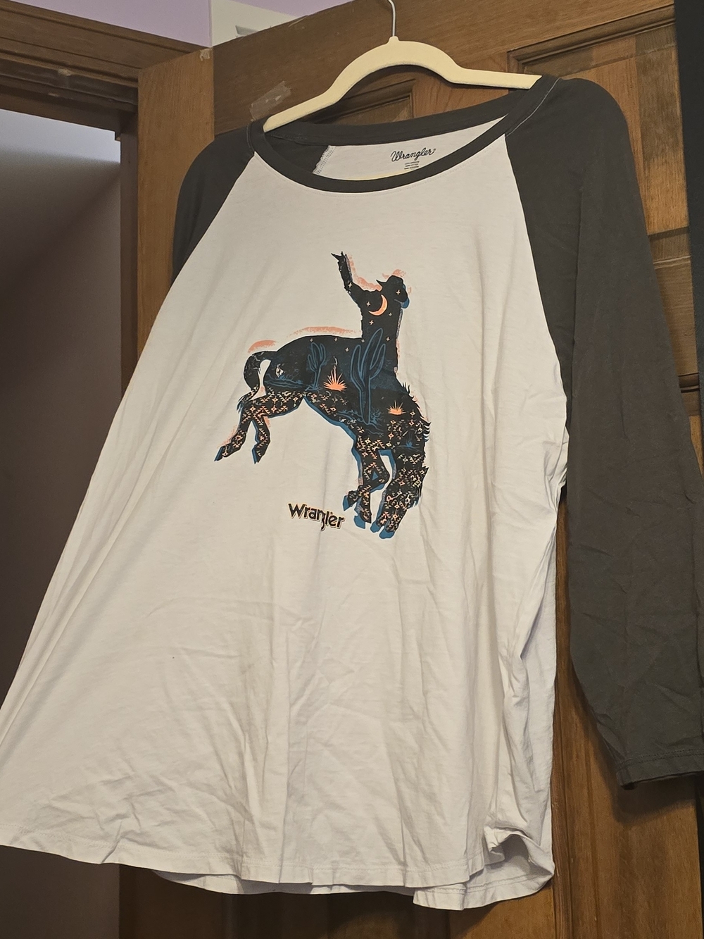 Wrangler Two-Tone Rodeo Graphic Raglan Top - White & Dark Gray